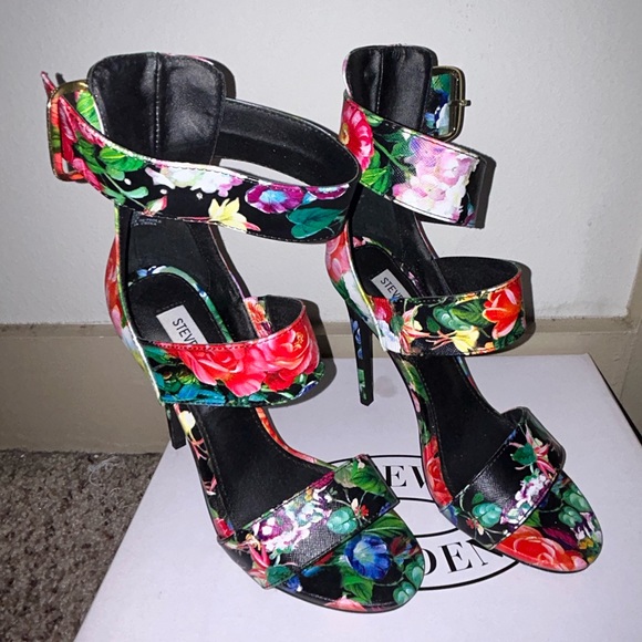 Steve Madden Mysterii Heel in Floral - Picture 6 of 6